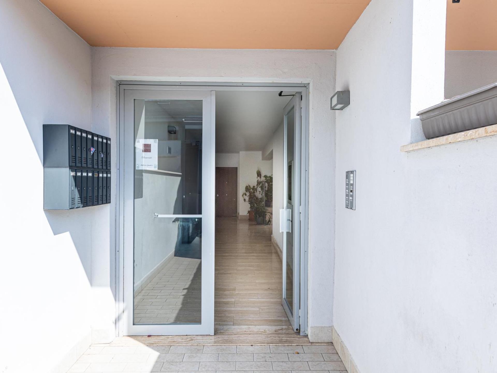 Mrb Real Estate - Maison Ludovica - Monolocale Moderno Con Giardino Frattocchie Luaran gambar
